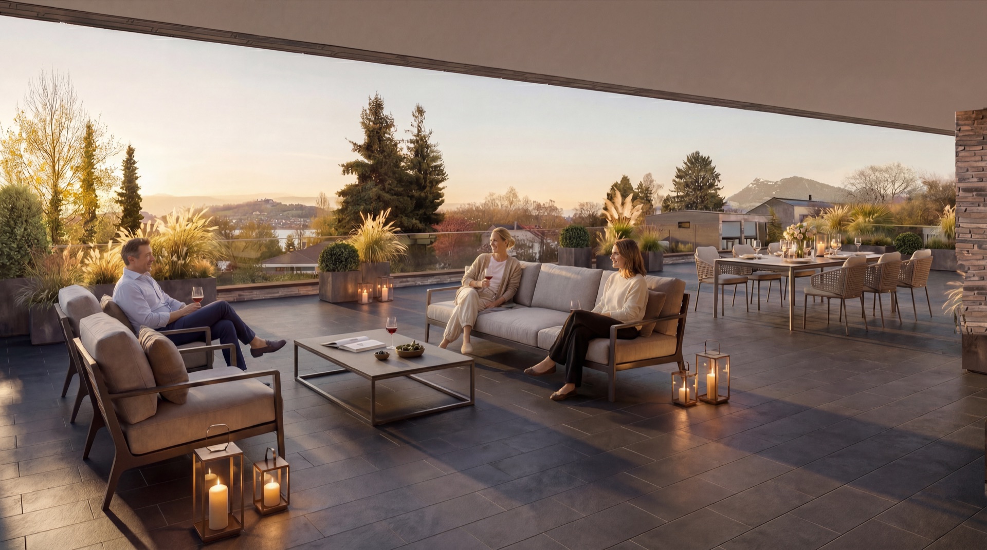 Attika-Terrasse mit Blick auf den Vierwaldstättersee im Abendlicht